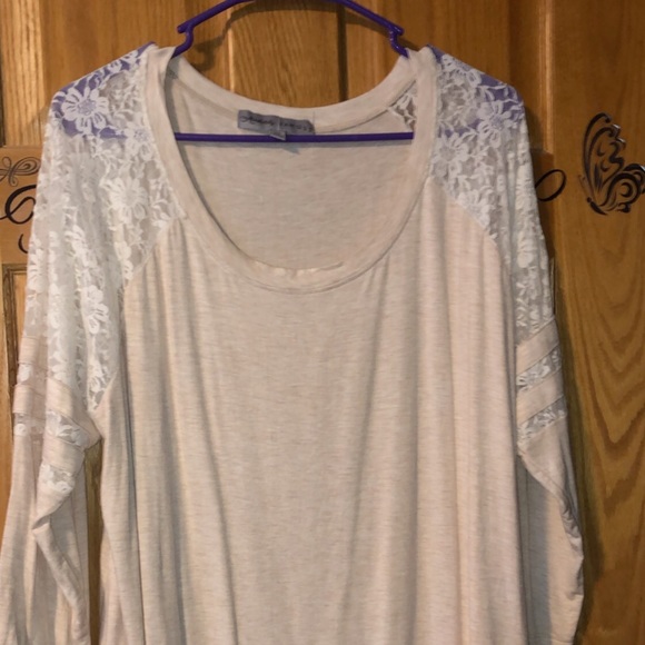 Clothes - Picture 4 of 5